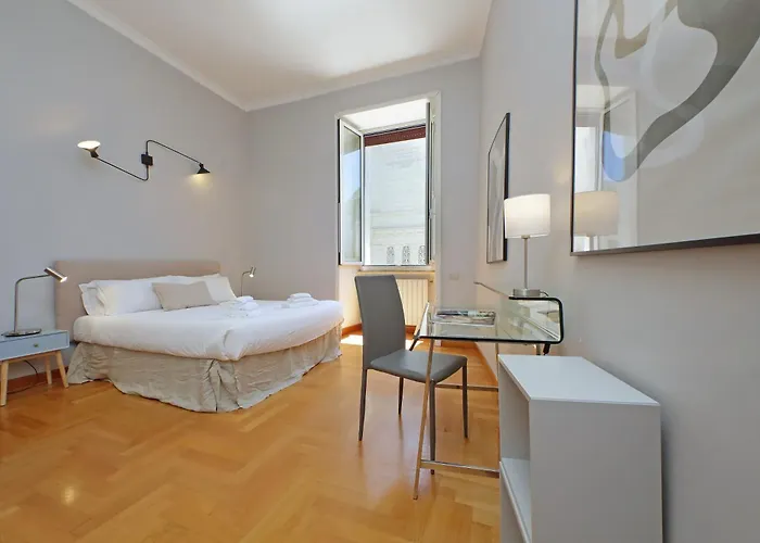 Luxury In The Ghetto's Heart * Rome