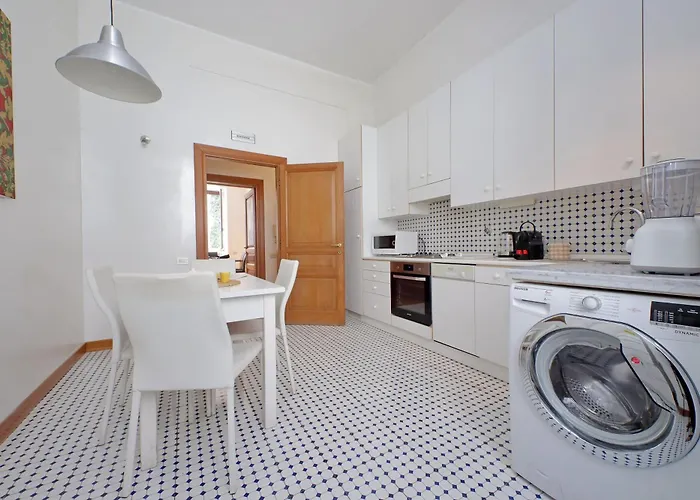 Luxury In The Ghetto's Heart Apartment *