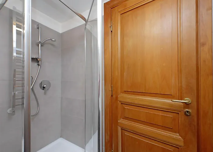 Luxury In The Ghetto's Heart Apartment