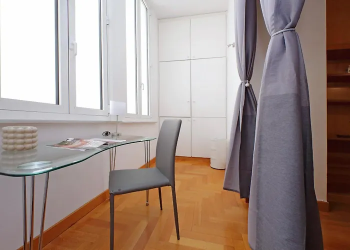 Luxury In The Ghetto's Heart Apartment