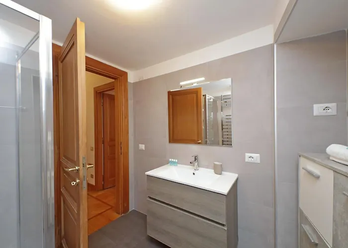 Apartment Luxury In The Ghetto's Heart *